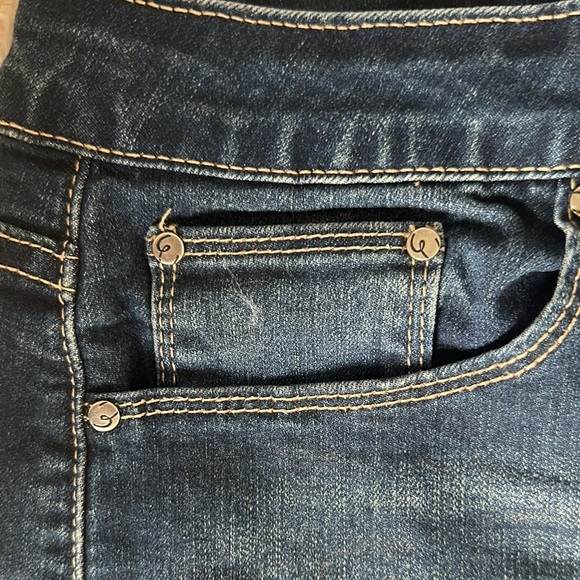 Earl Jeans Classic Blue Jean Shorts - Picture 6 of 6